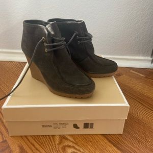 Michael Kors RORY OLIVE BOOTIE WEDGE
